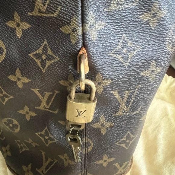 Monogram,authentic.Very good condition, with dustbag and box. - Picture 4 of 10